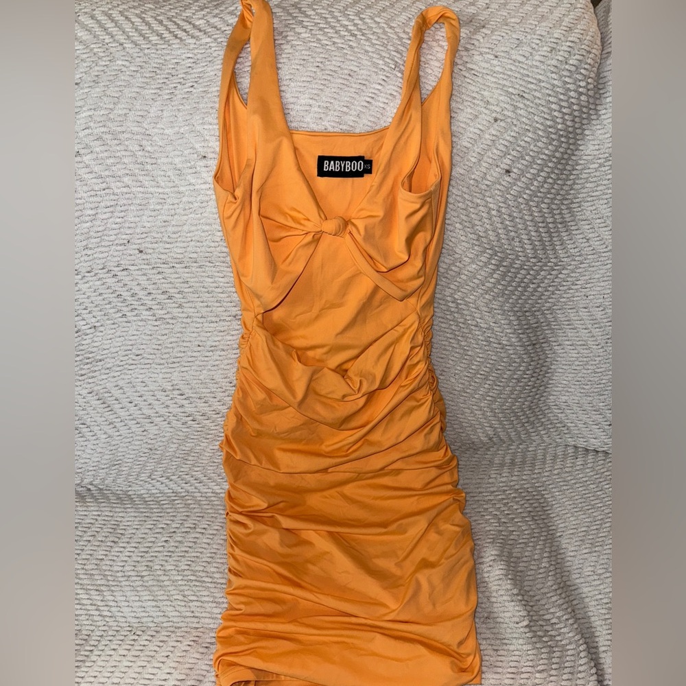 Baby boo XS orange dress front cutout